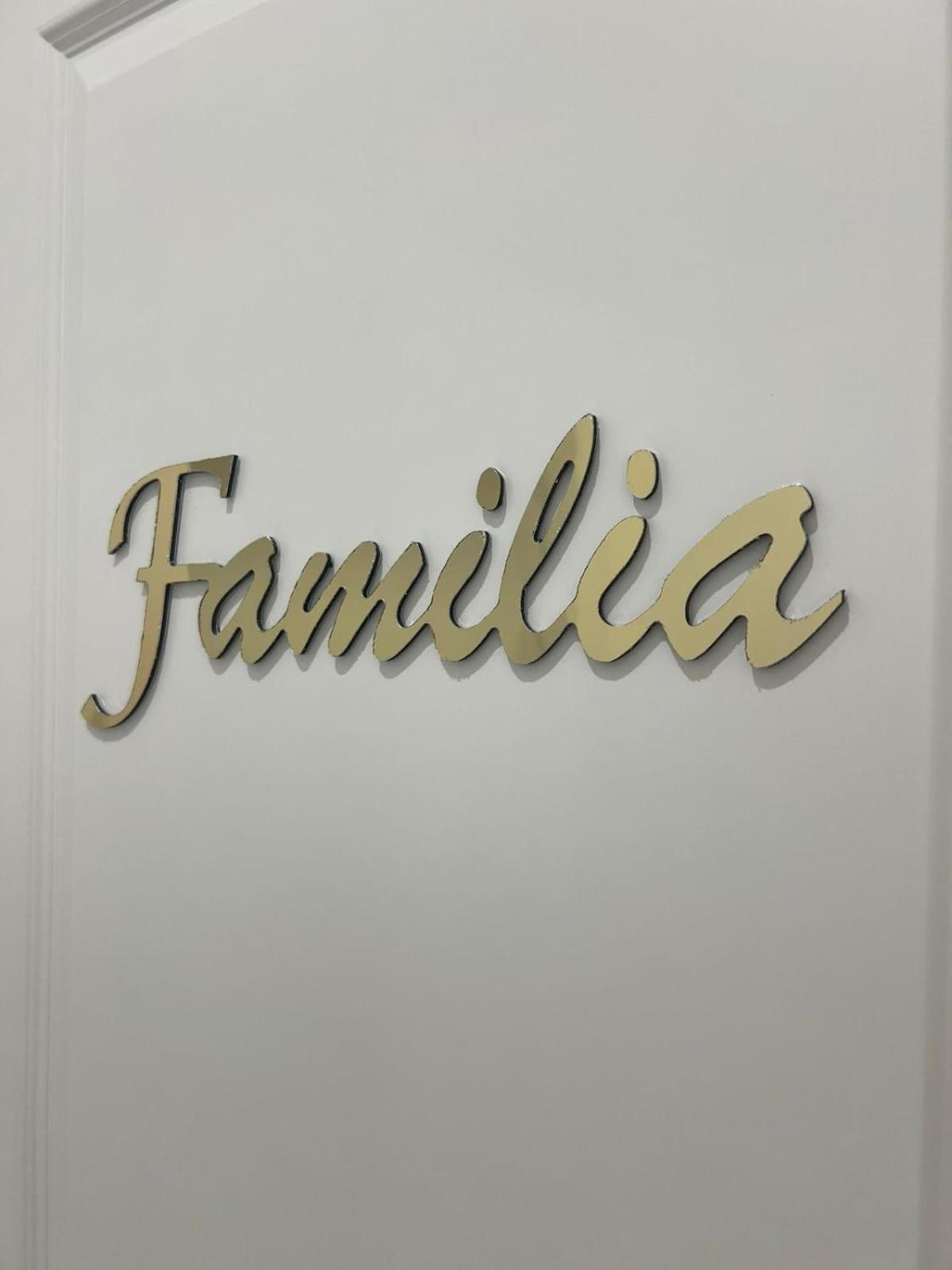 Familia Nápoles Exterior foto